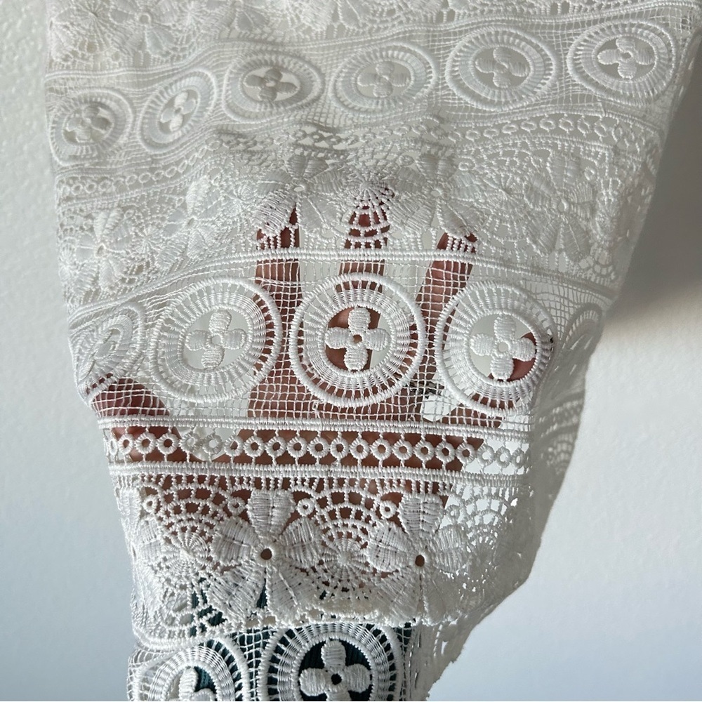Charming Charlie Sheer Lace Women’s Small White Boho, Beachy Layer Blouse Top - Picture 3 of 8